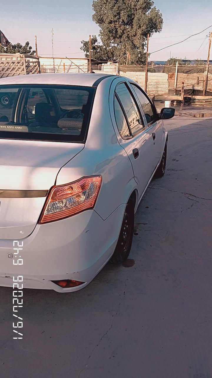 ساينا موديل 2020 مكفوله ماشيه 79لف بسمي رقم بغداد الجديد حره ***********
