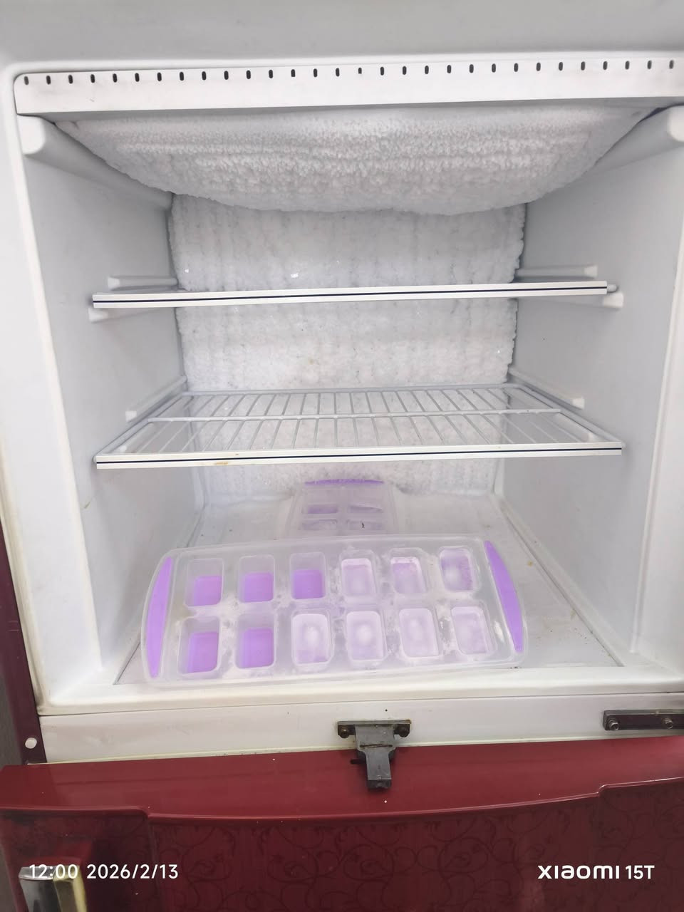 ثلاجة كرافت اصلي
14 قدم 
مكفولة من الشخط اخت الجيدة
السعر 250 الف فقط 
شوف الصور وانت احكم
المكان بغداد حي الجامعه قرب جامع نجمة
للاتصال: *********** وتس اب
