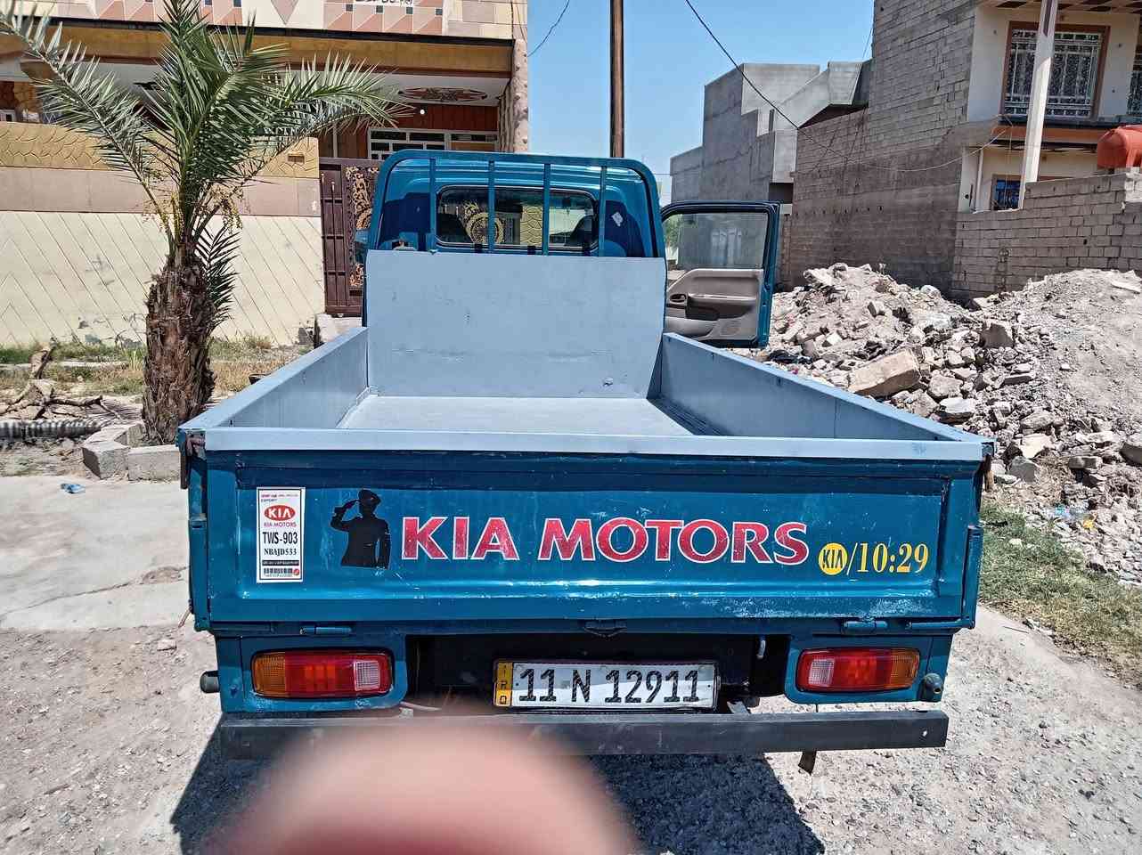 سياره للبيع موديل 2000 جاهزه  *********** مكان ديالي شهربان سنويه ل 30
