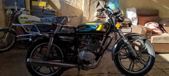 السلام عليكم للبيع دراجه ايرانيه  سعره 400 وبيه مجال كلشي شغال نقص فقط سلف
 عنوان بغداد الدوره ابو دشير 
 ***********
