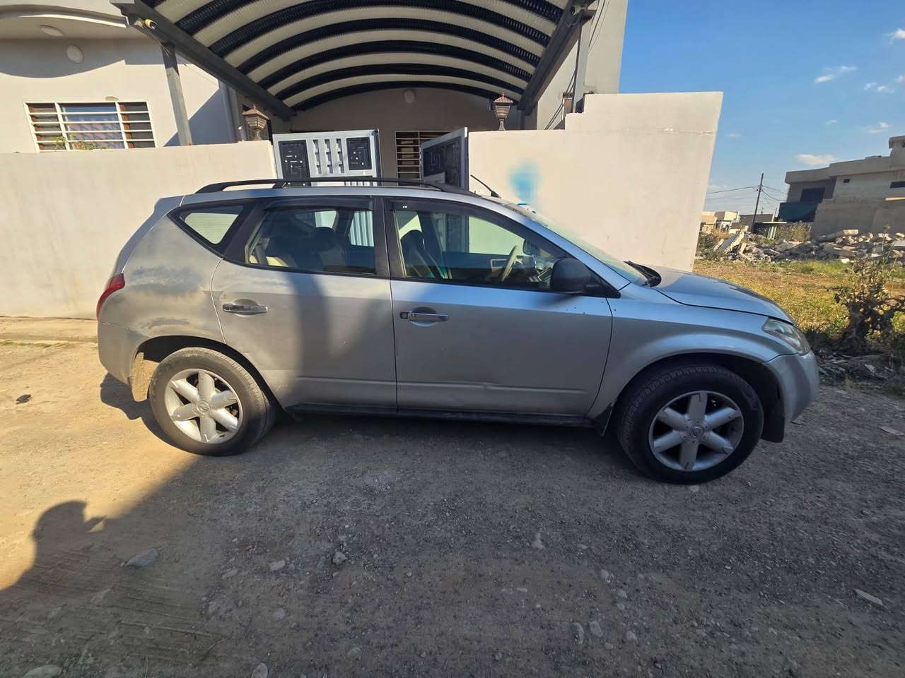 نيسان مورانو للبيع
السعر 65 وبي مجال 
مابيها ضرر
بس بيها تقحيل اشويا موجود بل صوره
كير و محرك شرط محرك 6 
كابون بانزين
تبريد شغال
سياره بسمي 
مكان السياره موصل
الرقم ***********
