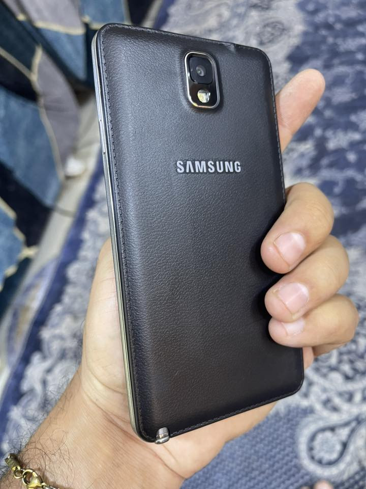 نوت 3 جديد جان مضموم استخدام قليل سعره ٤٠ الف شاحنه مال كلكسي ترهم علي عادي مكاني الامين الثانيه للاتصال ***********
