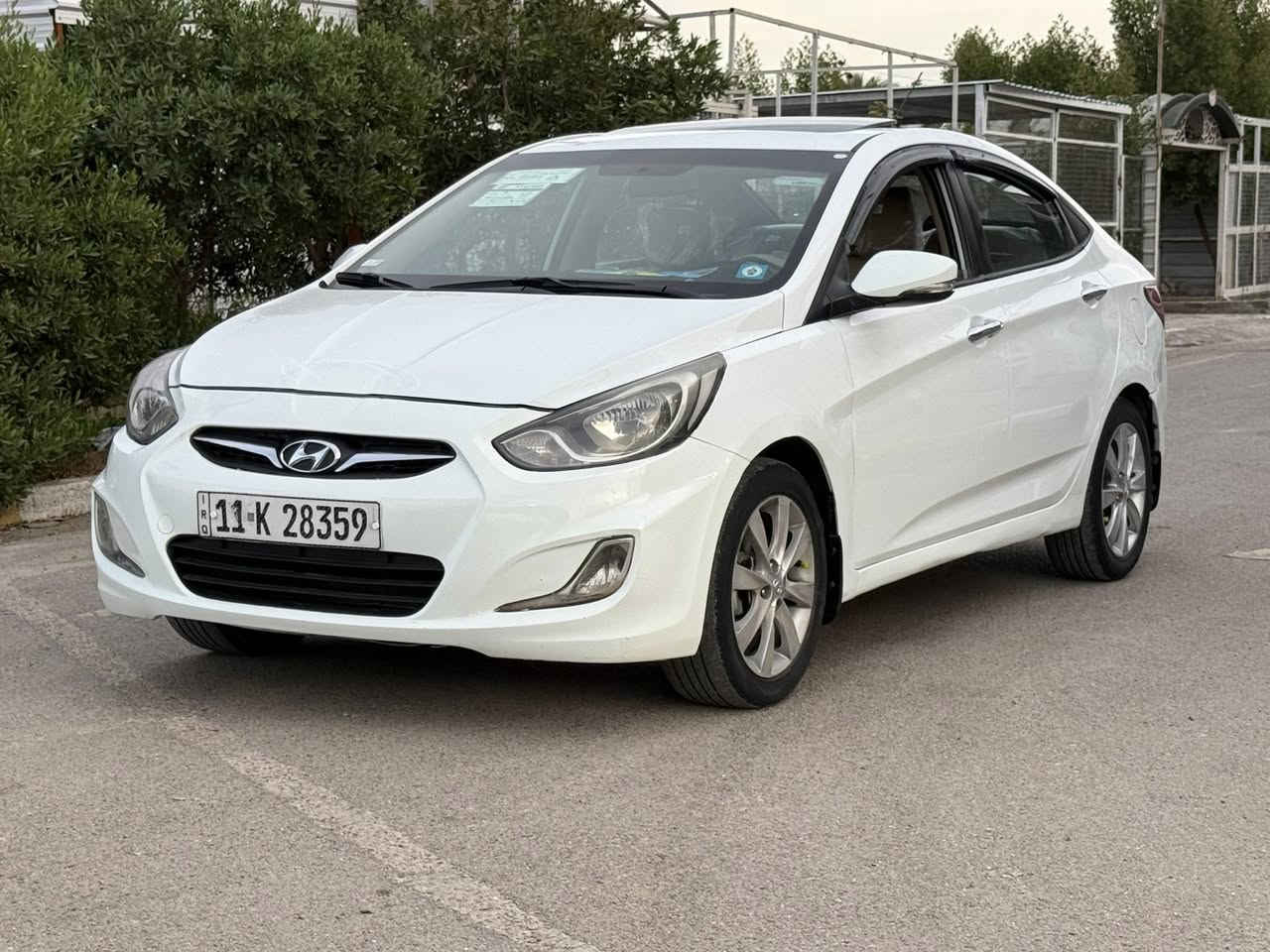 السلام عليكم 
اكسنت 2015 خليجي محرك 1600 دوش فول مواصفات 1/1 فتحه سقف تحكم ستيرن خمس تجاوي اربعه دسك السياره بيه البنيد بي صبغ شويه والجاملغ اليمنه هم بي الهلال والدوسه باقي السياره بدون صبغ السونار مرفق مع الصور كير ومحرك مكفولات صدر امامي وخلفي جديد تخم تاير جديد كهربائيات كله شغاله سياره جاهزه بدون نقص معروضه ب ( 108$ ) وبيه مجال بسيط مكاني بغداد الدوره نهايه شارع 60 للاستفسار ***********
