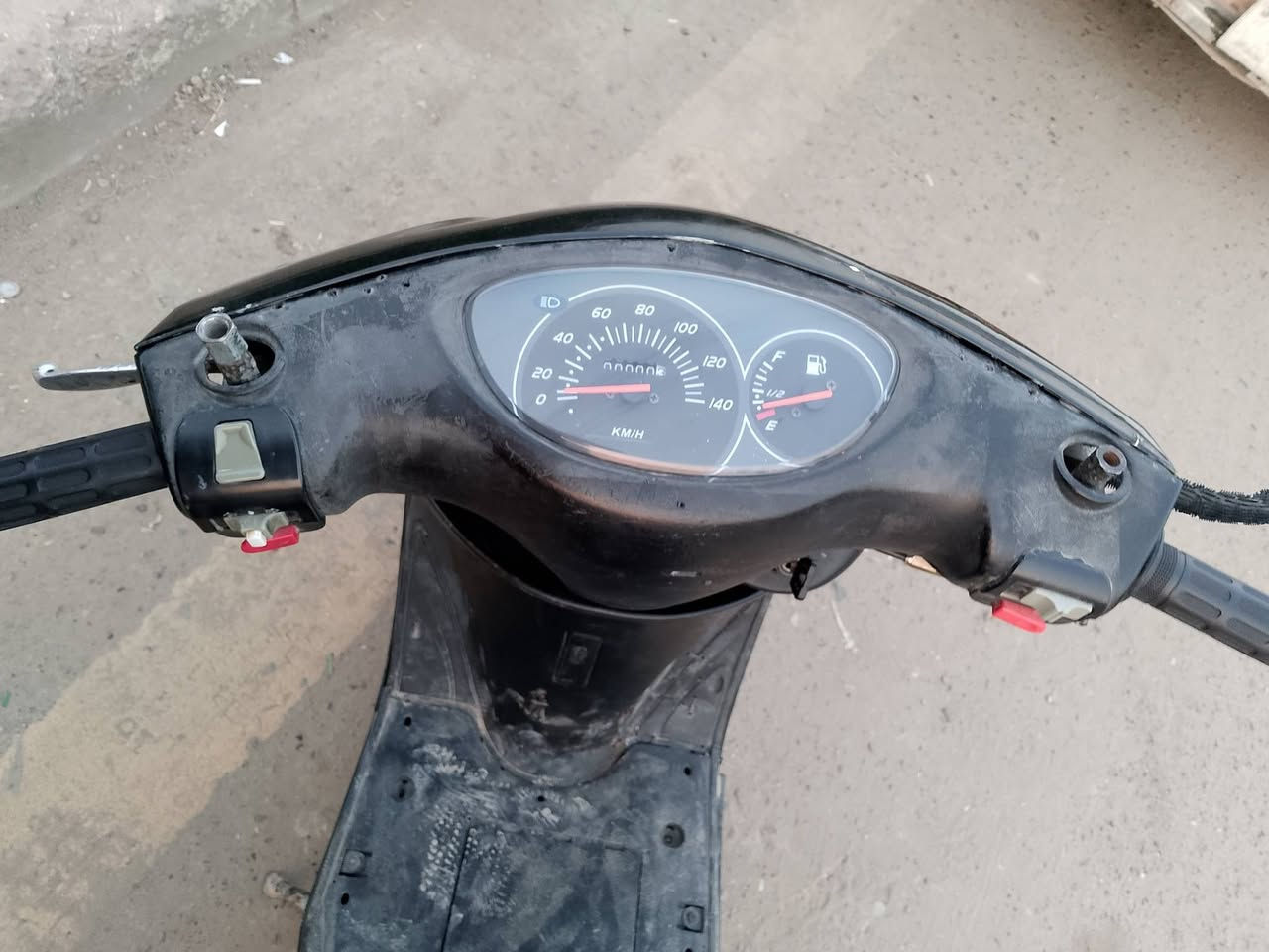 سعره 375الف وبيها مجال عنوان بغداد الشعله 

***********
