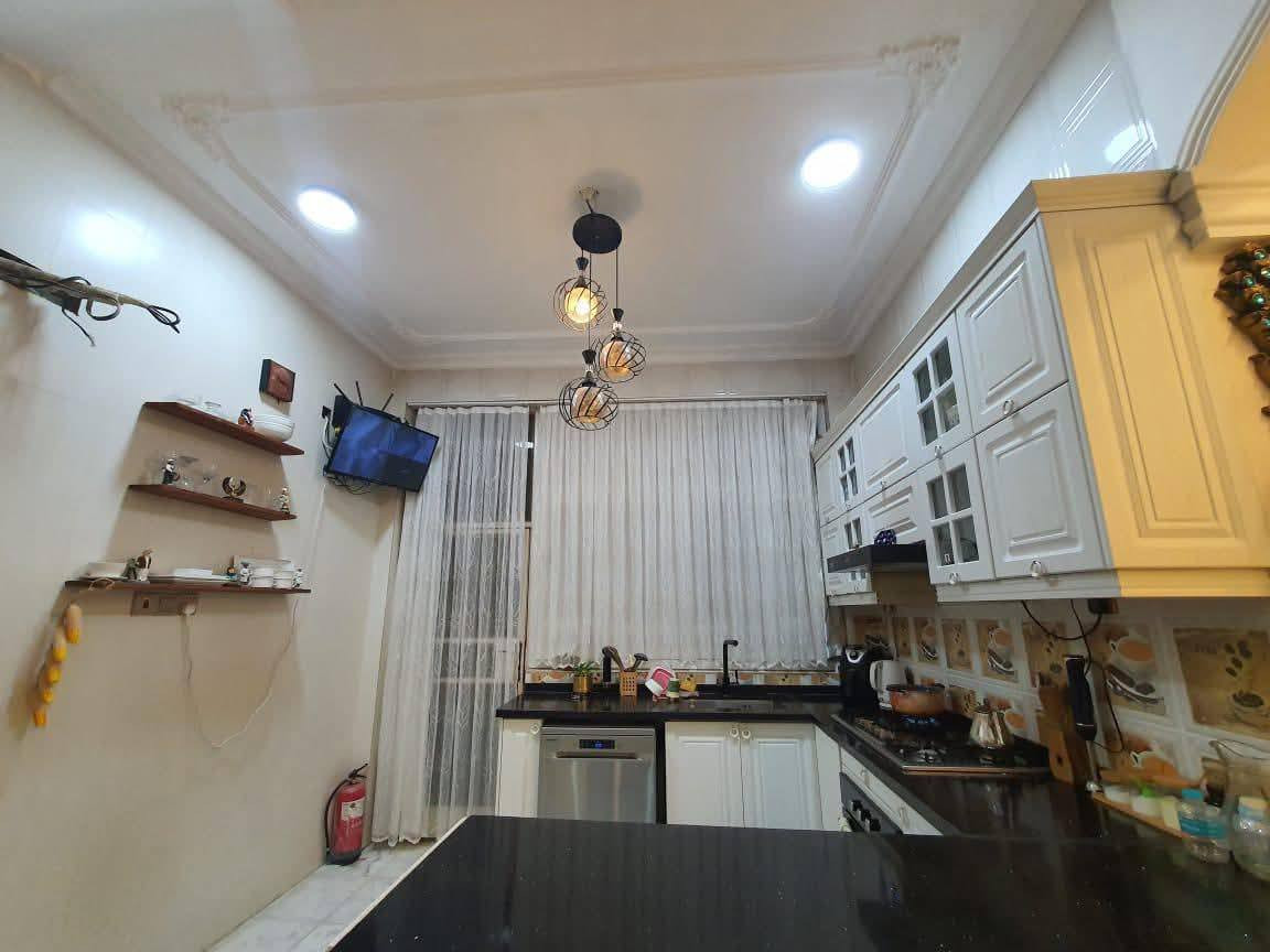 🏠 للبيع – بيت طابو ملك صرف
📍 الموقع: قرب باب طوريج، عمود 32
📿 قريب جدًا من مرقد الإمام الحسين (عليه السلام)

🔹 تفاصيل:
100,, متر طابقين 

البيت ملك صرف (طابو رسمي)

يباع مع لاثاث بسعر ،240
بدون اثاث بسعر 225
, وحصرا تفاوض مع صاحب العقار مباشر المكتب وسيط بين الطرفين 

لا يوجد رهن

لا يوجد إيجار

لا يوجد تقسيط (نعتذر من الجميع)

الموقع مميز جداً لمحبي السكن القريب من العتبات المقدسة

للمزيد من التفاصيل شاهد الفيديو المرفق

📞 للاستفسار والتواصل:
سيد مصطفى الحسيني
📱 ***********
📱 ***********

📌 السعر والتفاصيل الإضافية عند الاتصال
📲 بخدمتكم جميعاً
