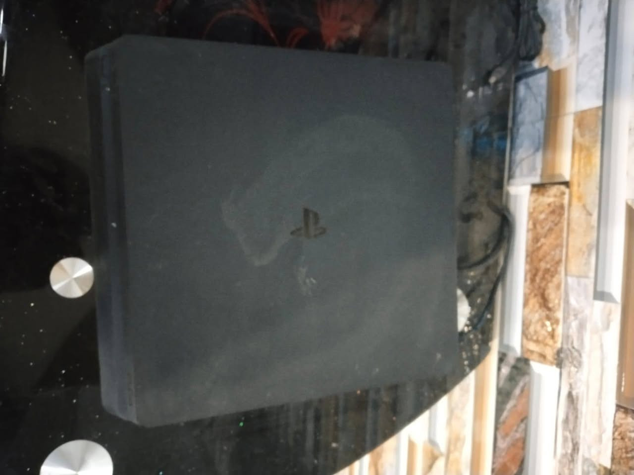 السلام عليكم بلي 4سلم نضام 9مهكر
يجي ويا
يدات 2
كيبل HD
كيبل شحن 
فلاش تهكير
استعمال سبوعين جبته جديد 
الاستفسار ***********
سعره350وبي مجال مكاني بغداد الحسينيه الراشدية
