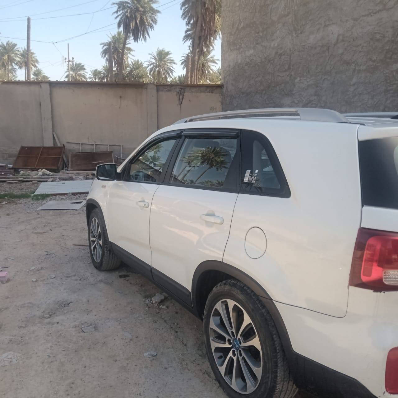 سياره لل بيع سورنتا موديل 14 سعر 140 تواصل على رقم هاتف ***********
