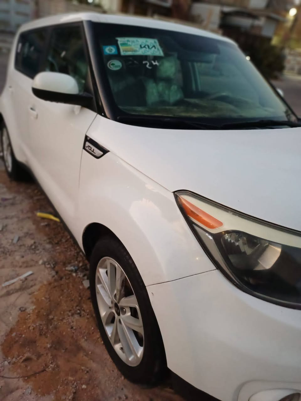 سلام عليكم كيا صول موديل 2018 سياره جديده محرك كير مكفول  رقم بغداد جديد  سعر 120 رقم ***********
