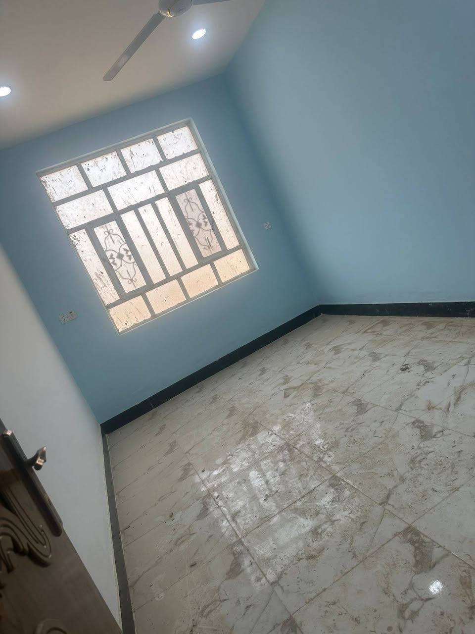 متوفر بيت للايجار 
قرب مرقد العلويه شريفه .شرط عائله اصغيره 
مساحته ٣٠٠ متر
فارغ حاليا 
للاستفسار  الاتصال بالرقم 
***********
