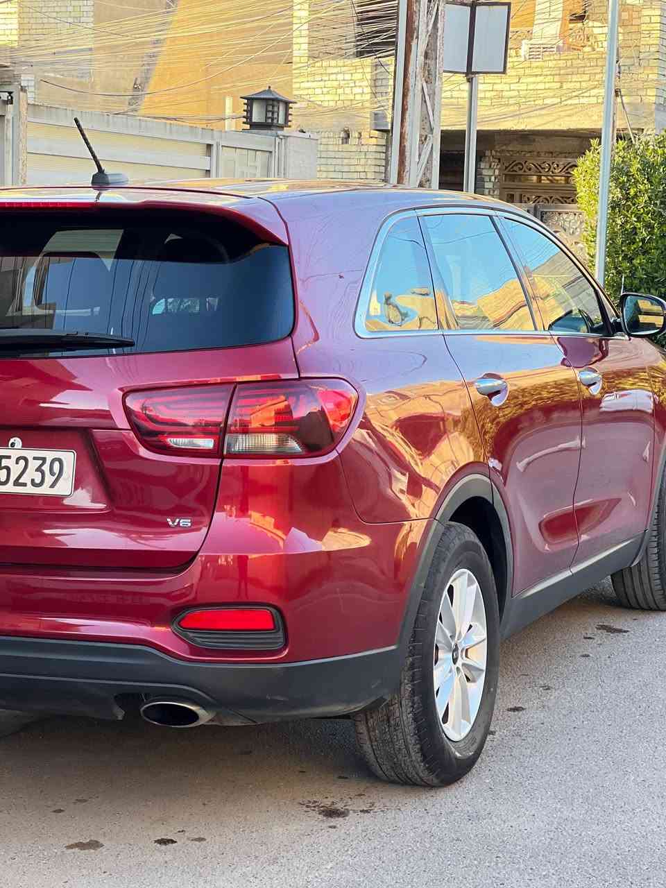 سورنتو ٢٠٢٠ أمريكية رقم شمالي 
(حادثه فقط دعاميه كلين بدون صبغ بدون ايرباك )
مواصفات 

٦ سلندر 
شاشه 
فول تحكمات ستيرن
٧ راكب 
كراسي كهرباء
وباقي المواصفات العاديه 
مكان عامريه بغداد سعره 198 وبيه مجال للإستفسار ***********
