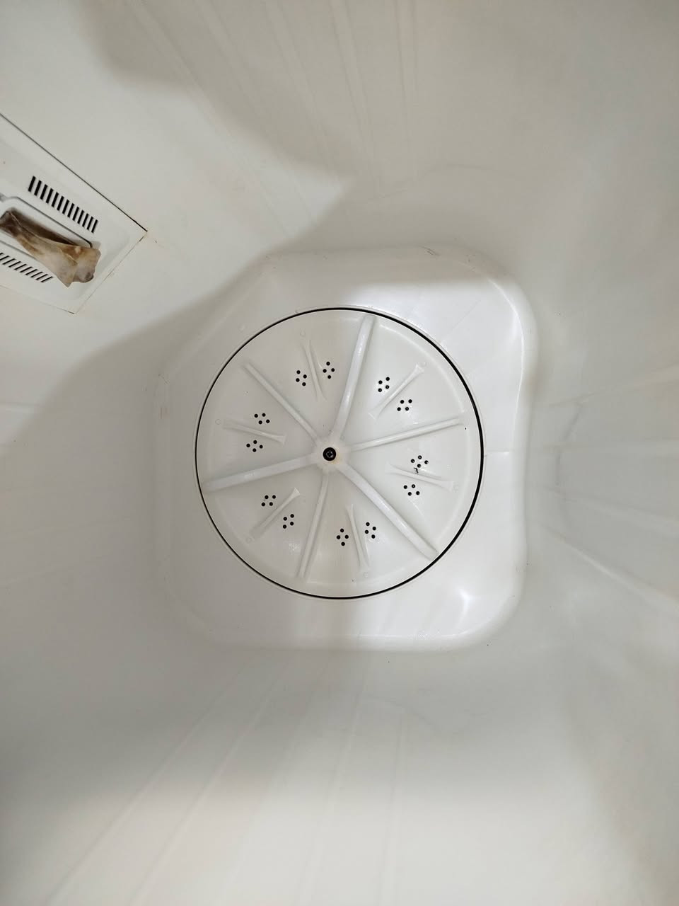 للبيع غساله دنكه حجم 20 كيلو جاهزه غسل وتنشيف مابيه نقص سعر 95 مكاني كربلاء حي العامل ***********👈*********** واتساب وماسنجر موجود
