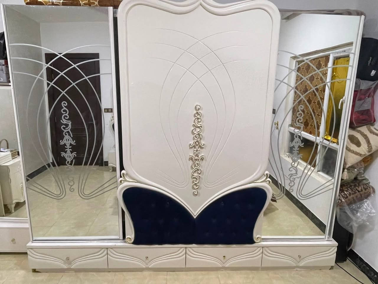 سلام عليكم متوفرطباخ غرفه يطالي وثلاجه اغراض ستخدام قليل  رمادي المجمع الهندسي ‭***********‬ اي استفسار اتصل
