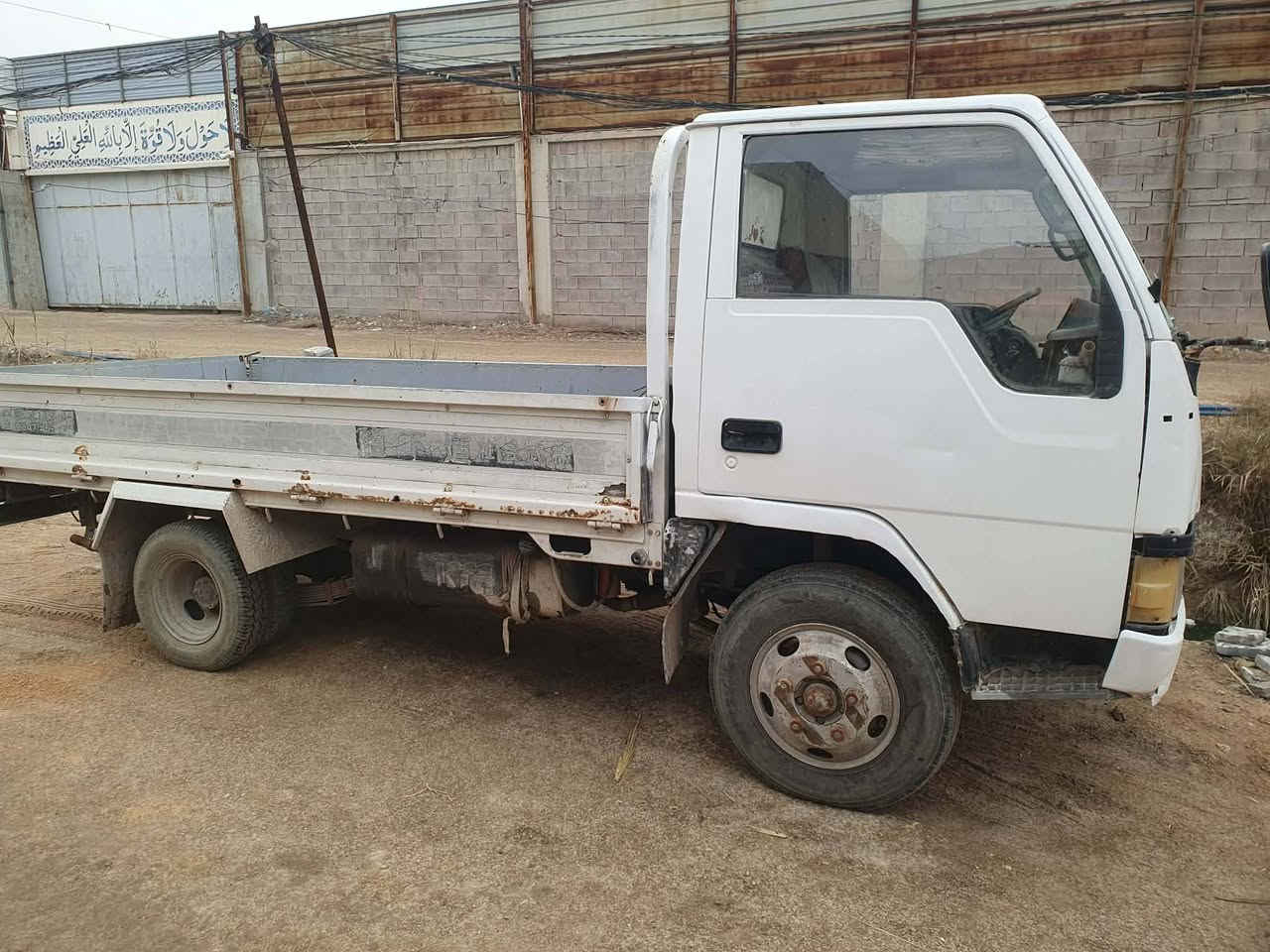 اسلام عليكم سياره كانتر البيع مديل 1992 مشروع بسمي وطني رقم كربلاء حمل كير ومكينه  (بريجو 3000) مكفوله خير من الله حداديه 70 /100 السعر 40 وبيه مجال هاذه رقمي *********** مكان سياره كربلاء طريق بغداد
