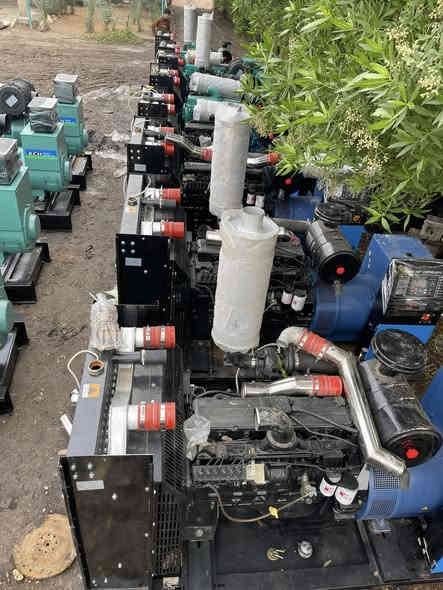 سلام عليكم تم وصول وجبة جديده صفر زيرو مولدات الكمنز 24 ولف 250 كيفي نضام حماية كامل يوجد من 100 كيفي إلى 250 كيفي العنوان بغداد رقم الهاتف***********
