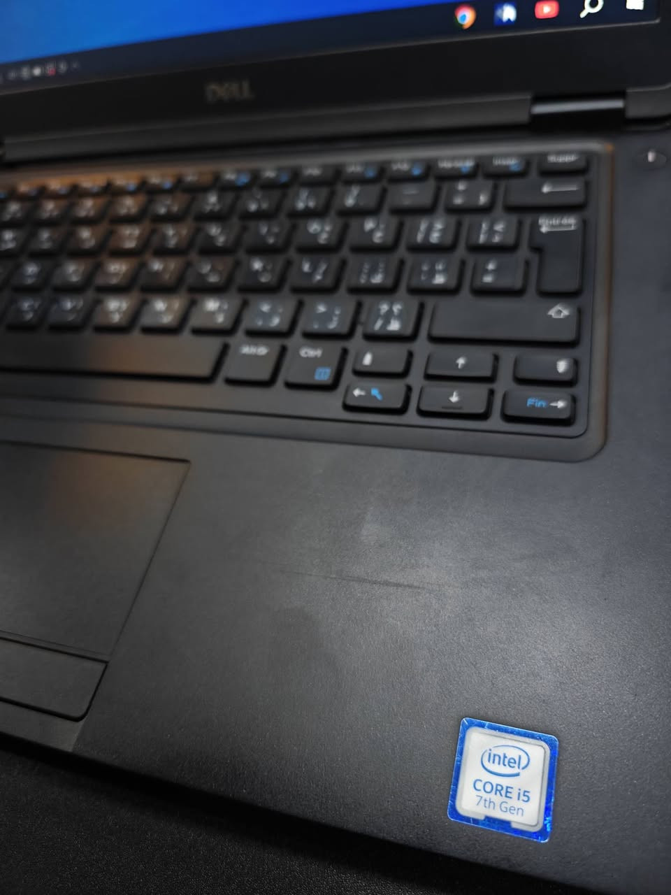 لابتوب Dell شبه جديد
المواصفات الأساسية:
المعالج (CPU): Intel Core i5 (الجيل السابع - 7th Gen) لأداء سلس وسريع.
الذاكرة العشوائية (RAM): 8 جيجابايت - لضمان راحة الجهاز في تعدد المهام.
مساحة التخزين: 256 جيجابايت SSD - سرعة عالية جداً في الإقلاع وفتح البرامج.
النوافذ موضحة بالصور
النظافة موضحة ايضا بالصور
يشحن تايبسي وشاحنة لاب
الشاحنة ماتوفرة 
السعر 250  وبي مجال
المكان موصل واربيل
للتواصل :
***********
@d2_1w

