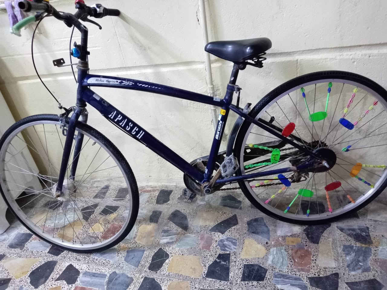 السلام عليكم بايسكل سي 700 كير وحساس حجم 27 عوزه ستان جاملغات شتريتهن ما شدهم سعره ب60الف مكاني بغداد مدينه الصدر.. ***********
