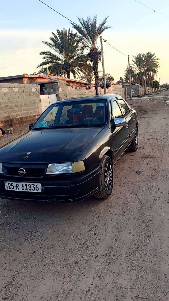 سلام عليكم سياره فكتره موديل 91 دفتر بانزين بيه الحجم 20 سنويه ل 30 كهربائيات شغاله  السعر 45 بيه مجال قليل هاذا الرقم ***********
