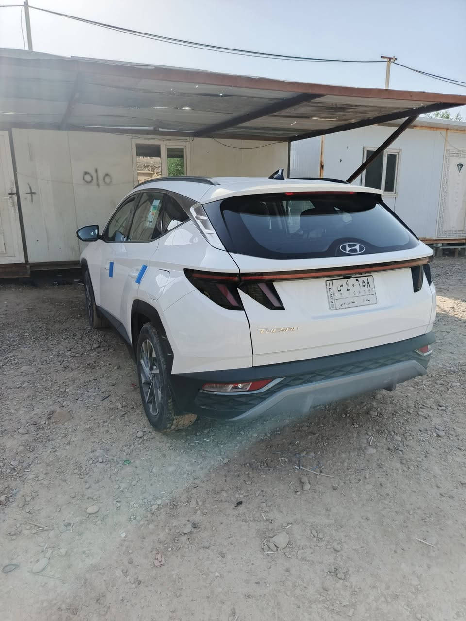 هيونداي توسان خليجي فول عده فتحه  محرك 2000
. الموديل 2023 بأسمي
. سعر 200 وبيه مجال 
. اللون : ابيض
. لون الداخل :رصاصي اسود
عداد المسافة :40 كيلو
بدون ايرباك
 بصمة
تشغيل عن بعد
 شاشة عداد ديجتال
 كار بلي 
. شاحن واير لس 
 كاميرا دوار خلفية
ويل كب كروم حجم 18
 هاند بريك دكمة
 نظام مانع تزحلق 
ثلاث انظمة قيادة ( رياضي ، ذكي ، اقتصادي)عنوان بغداد.... رقم سيارة بغداد
 للاتصال: ***********) (ملاحظه بيه بارد ربع  بنيد
