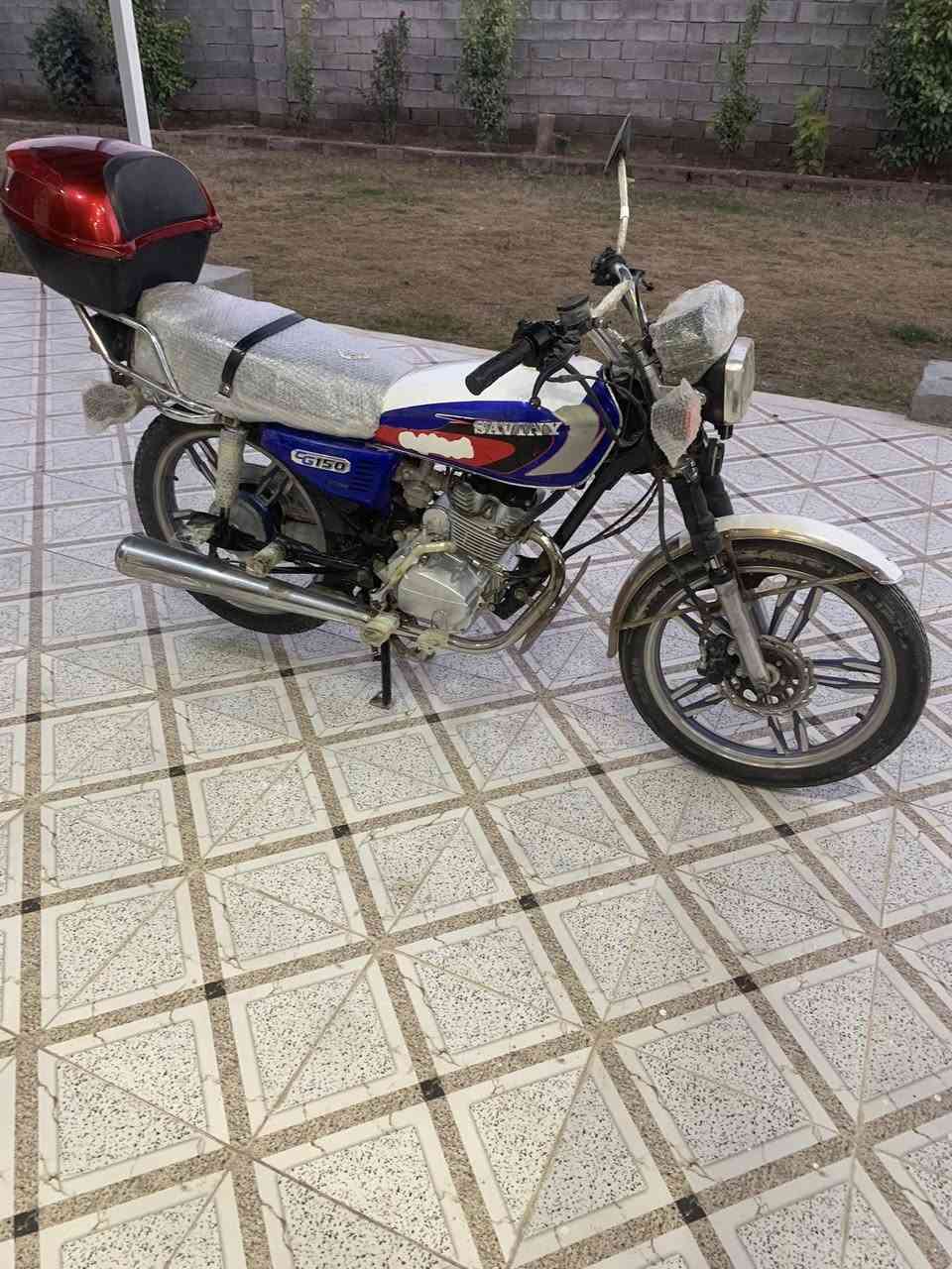 سلام عليكم دراجه سفانه للبيع ٢٠٢٠ اوراق بغداد لدراجه محرك ماممدود عليه اسبانه مكفول كهربائية كله شغاله المكان واسط الزبيديه السعر ٥٠٠ وبيه مجال الاستفسار الاتصال على الرقم التالي ***********
