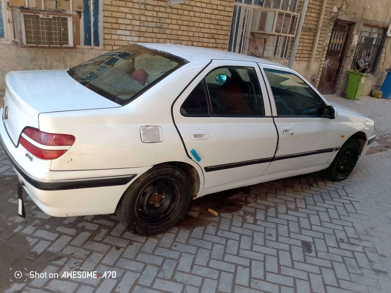 سيارة للبيع بيجو فرنسي 406
كير و مكينة بلاديات لا تبخير و لا تنقيص 

كير عادي موديل 2001 
حدادية و صدر 70 %
تخم تاير ..... السيارة كل ضربة ما بيها
 فقط تبديل جاملق صفحة السايق... رقم انكليزي بغداد 

تحويل فوري 
السعر 33 ورقة 
العنوان بغداد مدينه الصدر قطاع 4 
الهاتف: ***********
