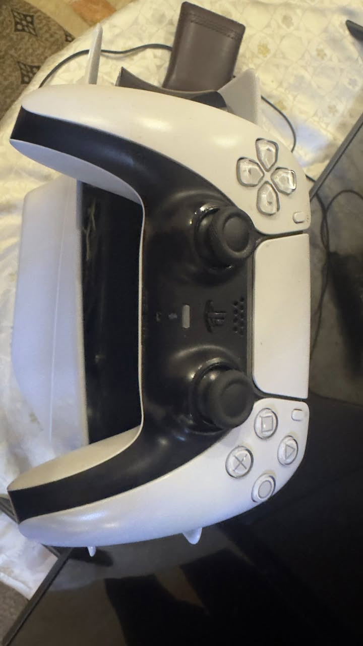 السلام عليكم
بلي فايف سلم اوربي  || ps5 slim  للبيع

الجهاز نضيف و استعمال قليل ما مفتوح

كامل ملحقات ( كيبل HD و كيبل البور و كيبل الجوستك)

يجي ويا سماعة ريد دراكون و كيبل LAN انترنت و يوبي اس حجم 1500 اليوبي اس استعمال قليل بعد جديد و شحنة يطول

السعر 840 الف و بي مجال

بغداد سيدية

***********

واتساب موجود

لا يوجد توصيل
