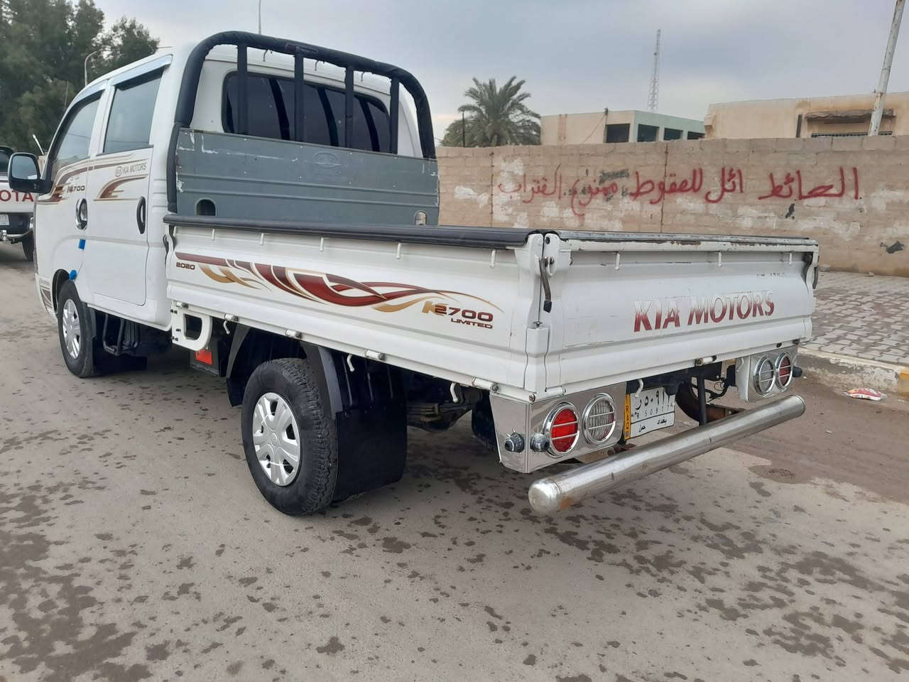 للبيع كيه موديل ٢٠١٥ دبل قماره رقم بغداد مشروع وطني السياره جديده مكفوله كير ومحرك واكسل وتخم تاير كله جديد العنوان بغداد الطارميه الشراي الهاتف *********** # ***********
