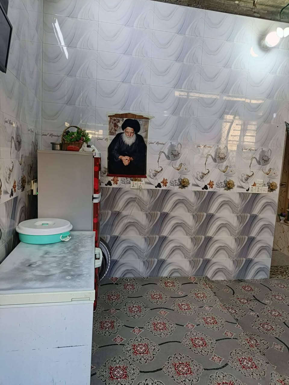 اللهم صل على محمد وآل محمد..
بيت للبيع في كربلاء حي الاسكان العسكري مقابل مجمع الجوهره خلف التجاري 
مساحه 120متر مربع 
واجه 10ونزال 12
طابقين.. 
الطابق الارضي استقبال ومطبخ وصاله وغرفه نوم وصحيات داخلية وخارجيه 
الطابق الثاني 3غرف نوم وصاله وصحيات 
والسطح على كبر البيت مطبك شتايكر وفلين عازل 
نقص البيت الارضيه وبايات الدرج للطابق الثاني فقط 
البيت مسحوب عليه مبادره التسديد الشهري 443الف المبلغ المتبقي بحدود ال85او83 مليون 
شرط التحويل مع تغيير الكفيل.. 
السعر الكلي 210مليون ناقص ال85مليون والباقي تطلعوعه صافي بدون اجور دلاليه او وسيط 
رقم الهاتف *********** مباشر من المالك
