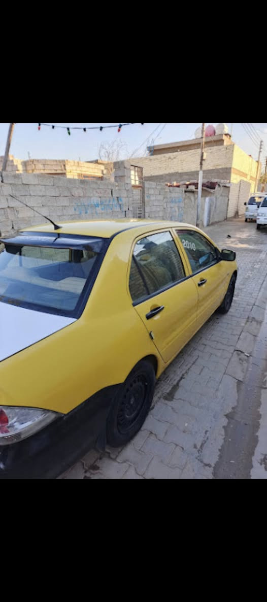 سلام عليكم سياره لانسر مديل 2010السياره بسمي تحويل ثاني يوم السياره بيهه بس الهلالت مصبوغه باقي السفسار على الرقم ***********
