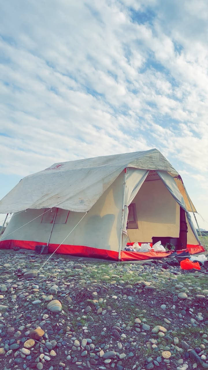 خيمه للبيع قياس 4طول وعرض 3متر كامله چادر مطري أوتاد خيمه نظيفه  سريعة النصب الشراي يتصل  ***********
