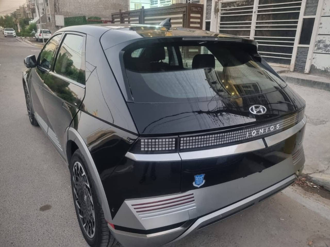هونداي ايونك5 لمتد
2023
فور ويل 
تمشي 600كم بالشحنة
فول مواصفات
حادث ويل أمامي
كهربائية بالكامل
ماشية 11الف km
***********
