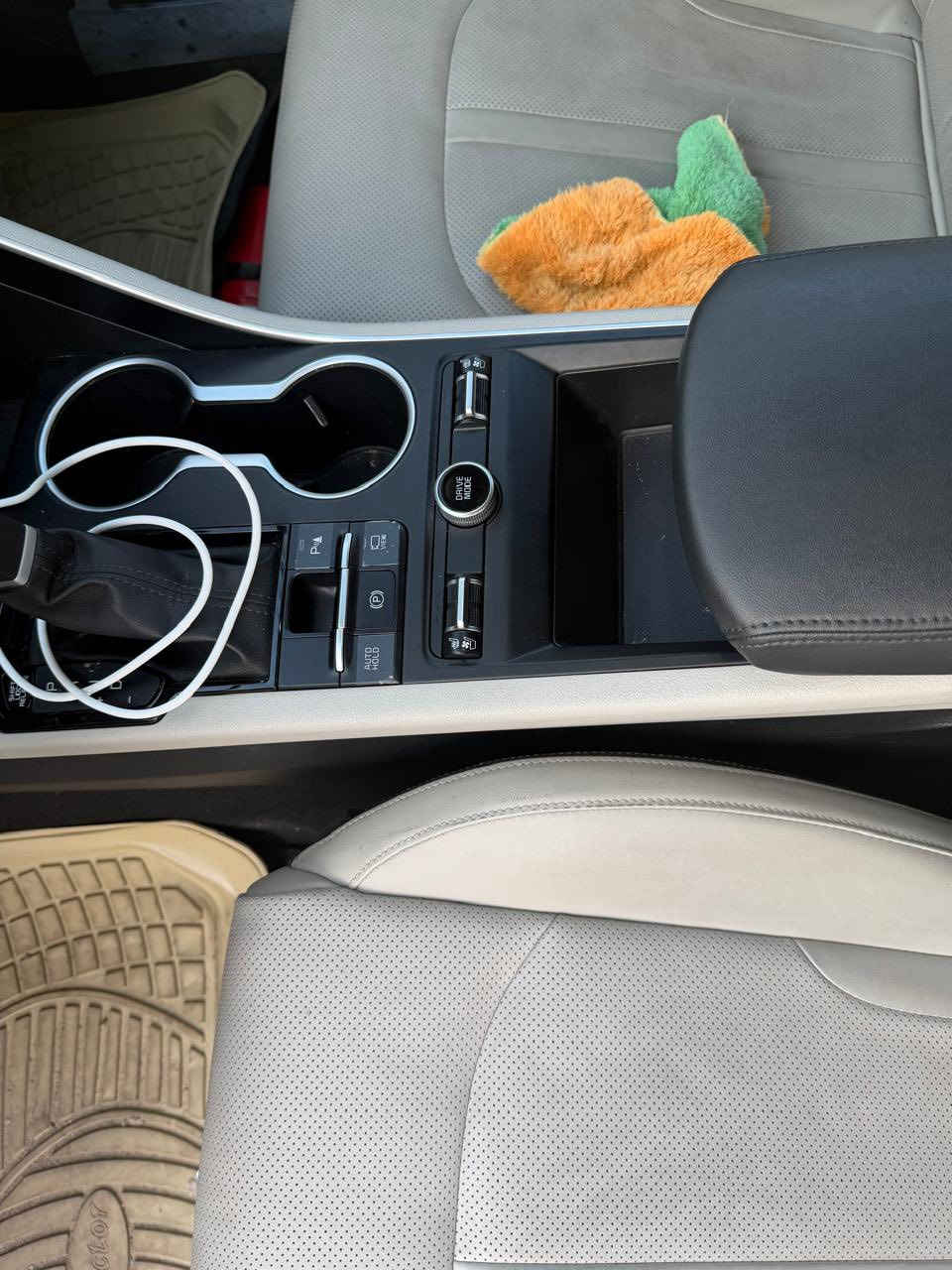 كي5خليجي ٢٠٢٣مكفوله من كلشي فولل  للخير محرك ٢٥٠٠كشنات حار بارد سعر 218 ماشيه ٤٠الف***********ترهم مراوس كورلا كروس
