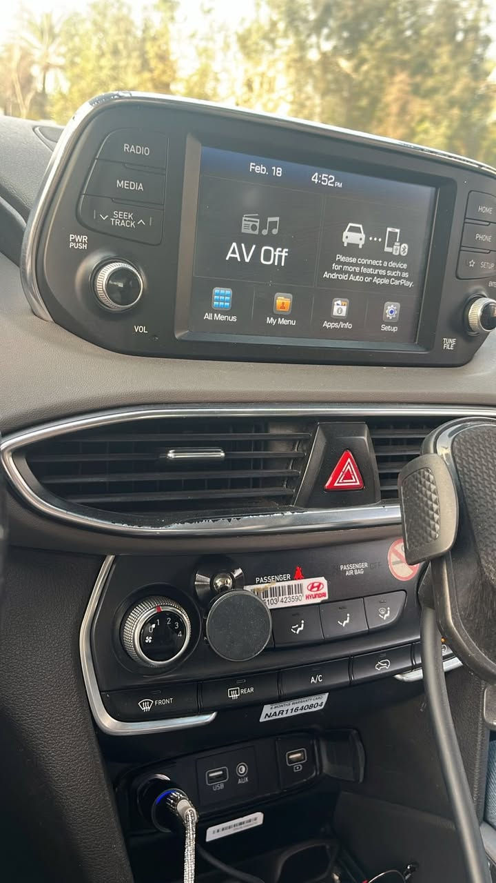 السلام عليكم سنتافي 2019 للبيع السياره جديده بمعنى الكلمه 

السياره حادثها  مال امريكا بس قبق الجنطه الباقي كله مكفول كفاله عامه 

مكينه 4 سلندر السياره بجم كبسسس 

السيارع ماشيه 69 الف ميل
 السياره خير من الله ونظيفه مال بيت 

السعر 173 وبيها مجال بيع سريع وهاي كلشي مصور كدامكم

***********
