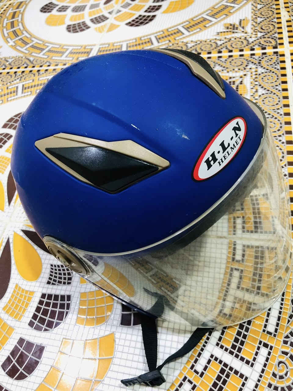 300 وبي مجال قليل

خوذه مستعمل قليل سعره 15

رقم *********** بي واتساب
