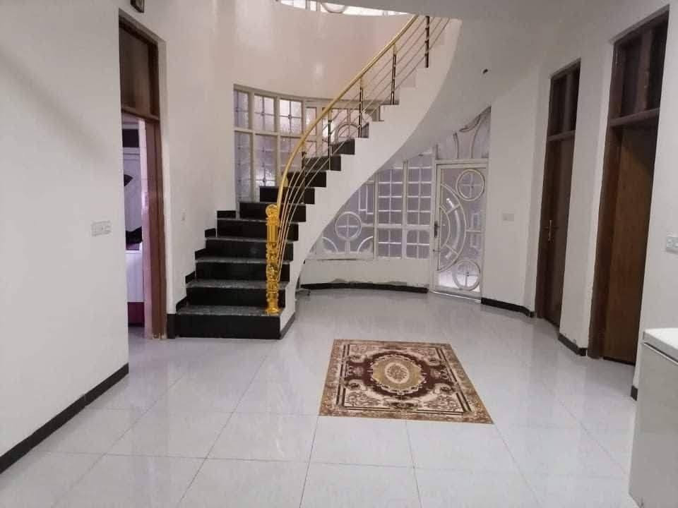 دار سكن للبيع في منطقه الخاجيه حي القضاه المساحه 200 م طابقين بناء حديث يتكون الطابق الأول من غرفتين نوم 4 / 5 وصاله داخليه 8 / 4 واستقبال 7 / 4  ومطبخ ومجموعة صحيه كذلك الطابق الثاني نفس تفاصل الطابق الأول للاستفسار التواصل عبر الخاص او واتس اب على الرقم ***********
