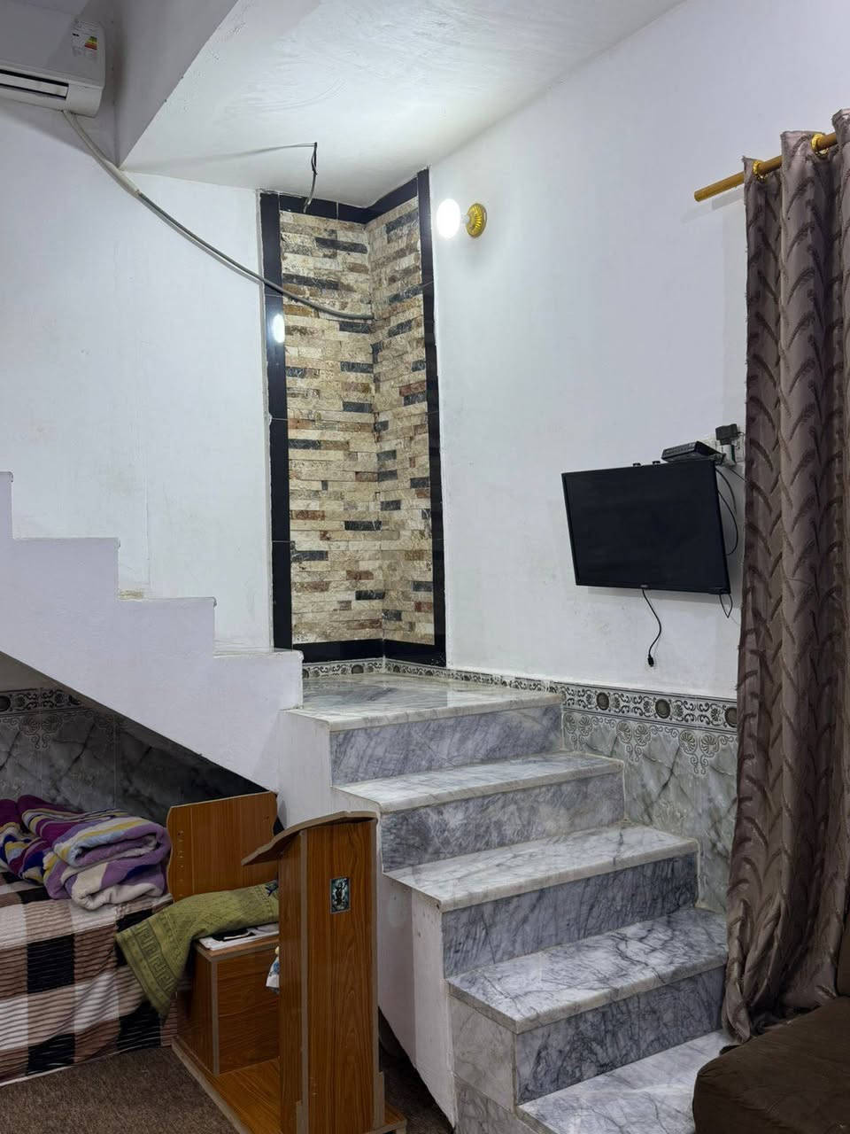 السلام عليكم بيت للبيع مدينة
الصدر ١٢٥ متر المساحه طابق
ونص بناء حديث قرب سوق
المدينه السعر١٢٧ مع المجال
اتصال على الرقم *********** او واتساب
