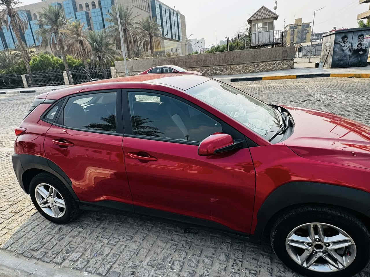 سلام عليكم 
كونا موديل ٢٠٢١ 
حادثها موضح بصور 
ماشيه ٦٠ الف 
مابيها اي نقص جاهزه من كل نواحي 
عنوان بغداد 
*********** 
سعر 135 $ قفل
