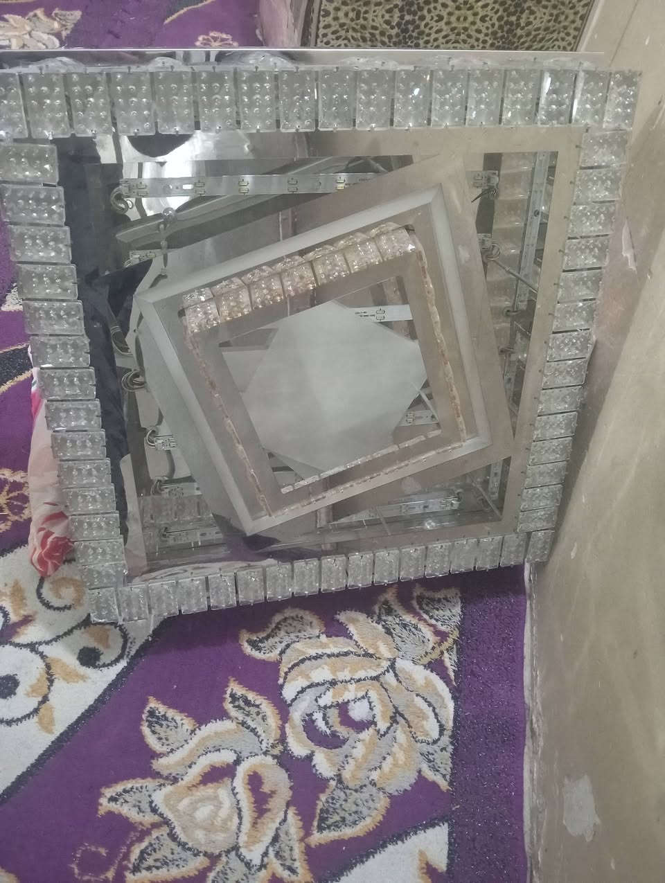 نزله مال عرس ثريه سقف جديدة سعر نزله 30 الثريه 30 مكان بلديات شارع كهرباء ***********
