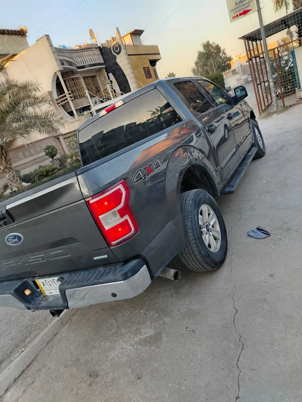 السلام عليكم
فورد اف 150 موديل 2018

كشنات منفصلة

تبريد قطعتين امامي وخلفي

فور ويل

محرك 6 سلندر ايكو بوست

باب طويل بدي قصير

كير 10 نمر

حساس خلفي

شاشة عرض اعطال

بدون ايرباك كفالة فقط بابين من جوة صور الحادث منشورة مع الصور مع صور الشاصي

رقم بغداد شرط التحويل مكان السياره بغداد زيونة ***********

السعر 190 ورقة وبيهة مجال لشراي السيارة جاهزة من كل النواحي
