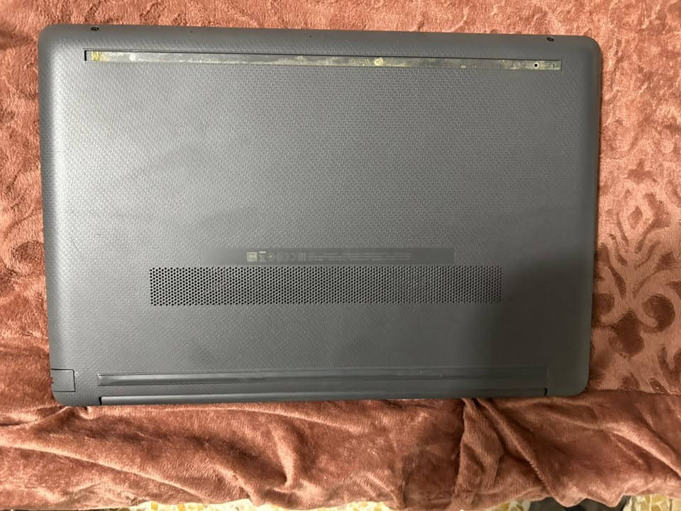 السلام عليكم
لابتوب للبيع المواصفات
كوراي 7 الجيل العاشر 
رام 8g 
هاردssd 256 
256 nvme ssd
1tb hdd
وندوز 10
للتواصل واتساب ***********
