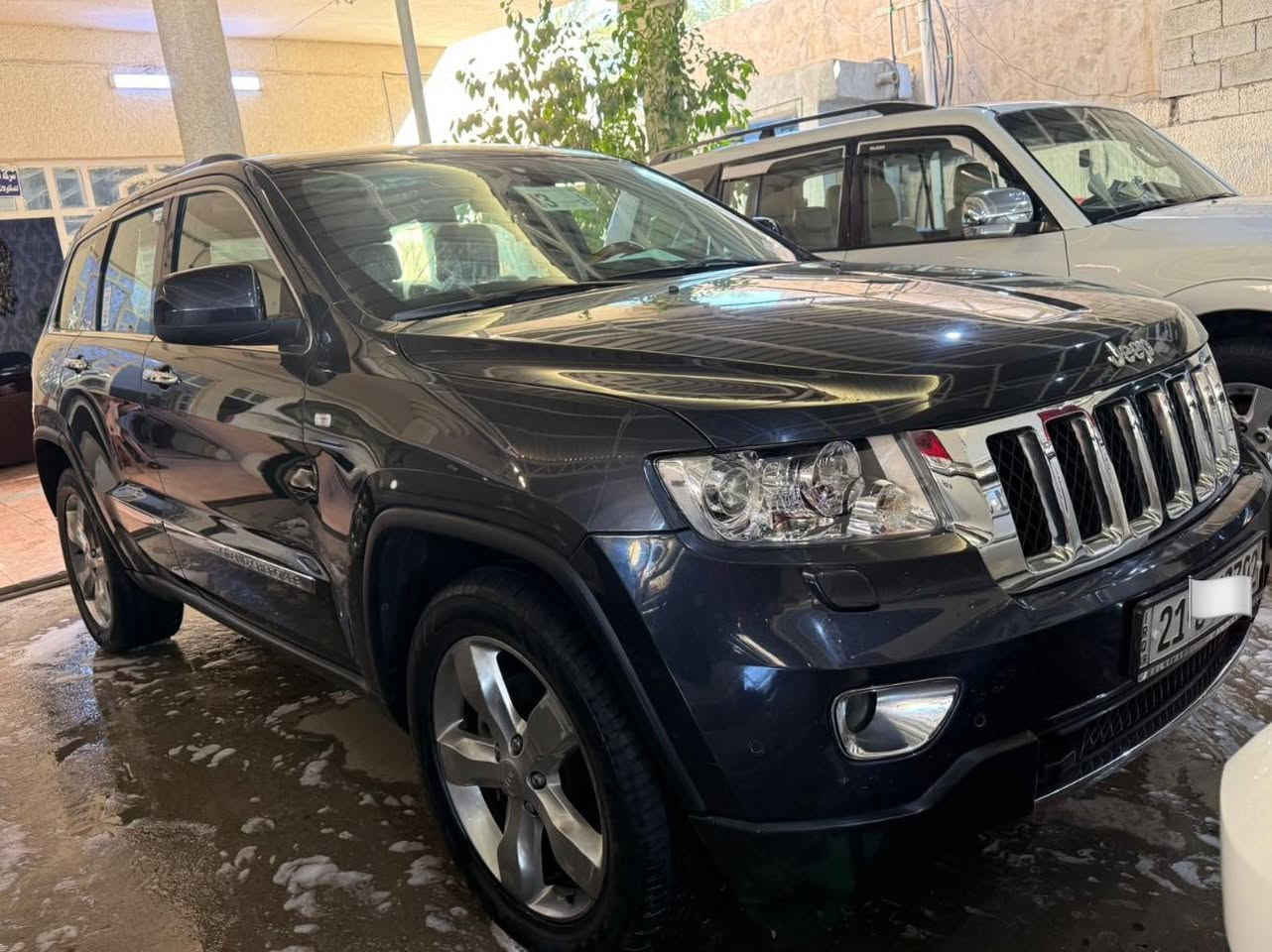 جيب لمتدد موديل 2013 وارد خليجي
ماشيه 124 الف حقيقي

محرك 6 سلندر حجم 3600 مامفتوح بشرط 

كير أوتوماتيك شرط المحرك والكير 

تبريد ثلج 🥶 

رقم سليمانية دولي رقم وهزة وسنويه جديد

🚫 السياره بدون ضرر أو قطره صبغ شرط 

سياره نظيفة جداً بدون صبغ بدون تعديل بارد 

مواصفات فول واحد على واحد

بصمه تشغيل 🫆 

تشغيل عن بعد 

بصمه ابواب 

صندوق كهرباء 

سلايت بنوراما

كشنات جلد و تدفئة و تبريد 

ويل كروم 

كشن كهربا 2

زراك

لايت عدسه 

يدات نيكل 

اشاير بل مري 

مري شفط

بعد بيها هواي مواصفات ‼️ 

سياره جديده وجاهزة من كلشي شرط دينار ما تصرف عليها 
السعر 190$
***********
