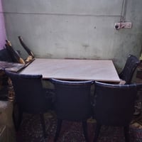 طاولة خشب • سطح مرمر • ٦ كراسي