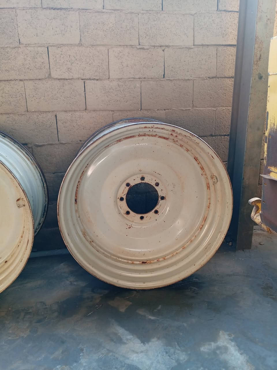 حجم 38 /28
***********
العنوان واسط الزبيديه شارع المعارض
