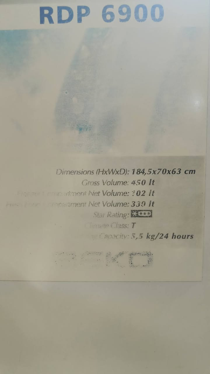 السلام عليكم ثلاجه نضيفه للبيع سعر 125 بية مجال
***********
