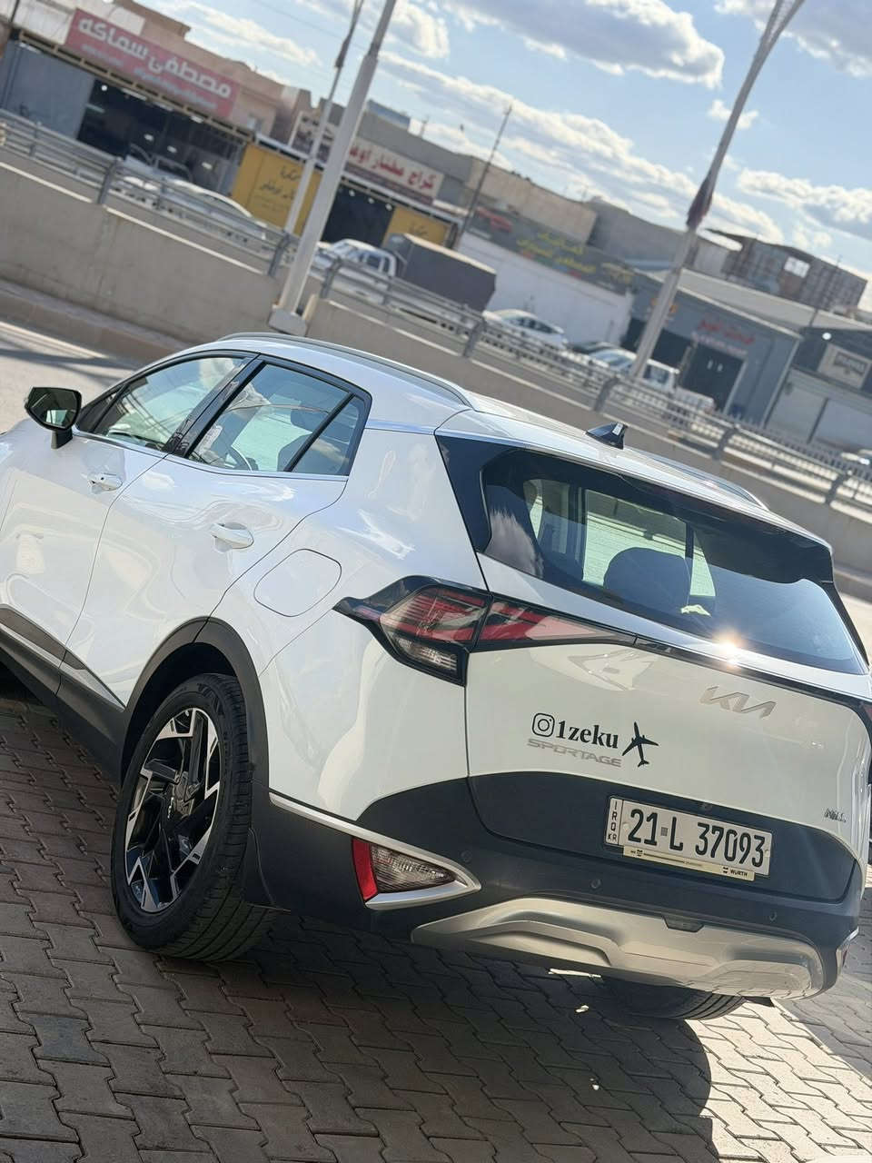 السلام عليكم للبيع كيا سبورتج موديل 23
خليجية كافالة عامة شرط السونار 

السيارة وضع  شركة ستخدام شخصي 

ماشية 34 الف 

السيارة رقم سليمانيه ب اسمي تحويل ثاني يوم
بطاقه بانزين بيه

مكينة حجم 2000دوش

مواصفات 
فول عده الفحته

شاشة دجتل متصل 

كشنين كهرباء

كشنات تدفئة ستيرن تدفئة

بصمة ابواب وتشقيل 

كامرة دوارة

اريل افديشن

تحكم مقود جهتين

لد امامي خلفي 

مود درايف ويكو

قطعتين تبريد

شاحن واير ليس

حساس خلفي امامي خلفي

ويل كب 19

5 ويل كب

اشاير بل مري ومري شفط

سايد بريك بصمه

استرين تدفيه
كشنات تدفيه

سعر 220وبي مجال للشراي 
مكاني كركوك 📍
للتصال ***********
