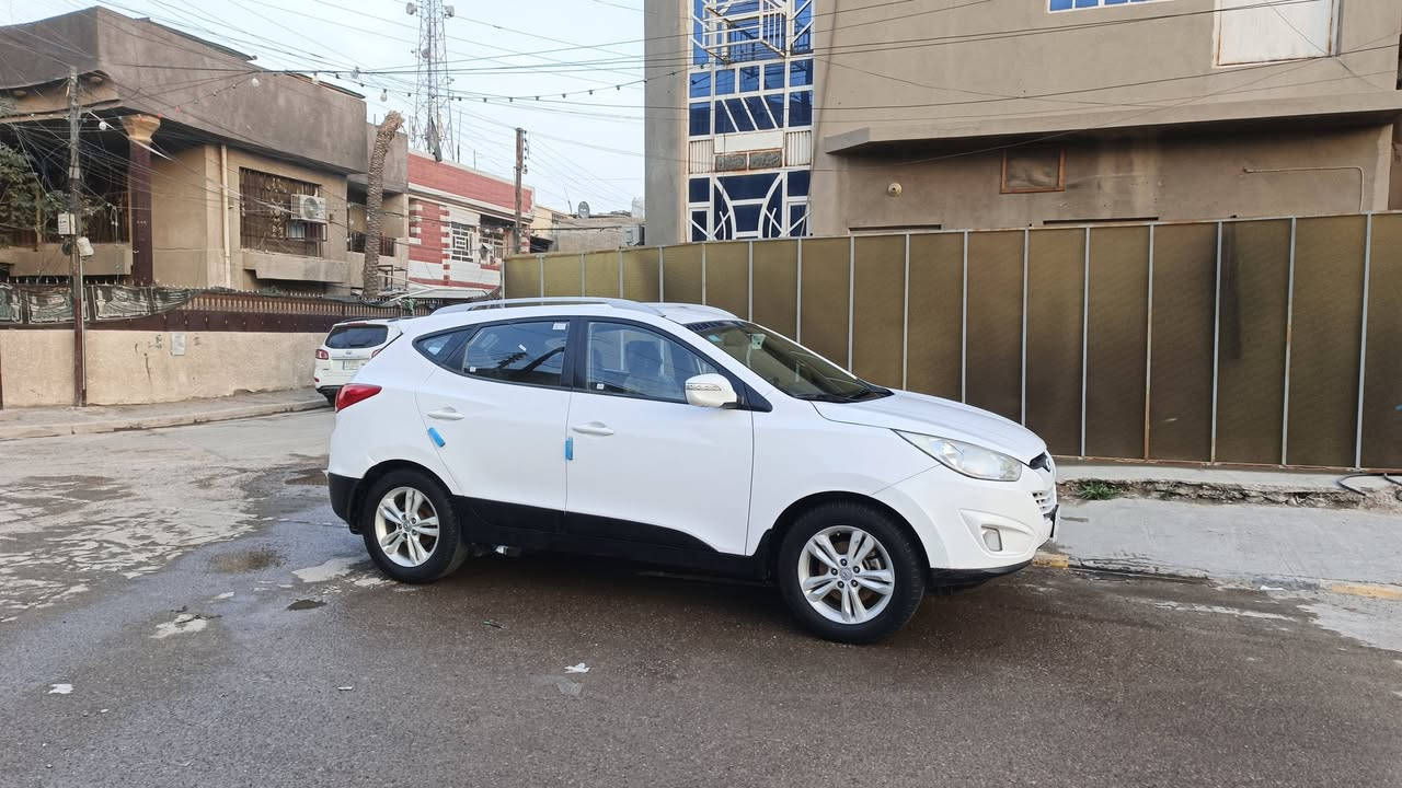 السلام عليكم اخوان
توسان موديل 2012 خليجي خليجي 
مكينة 2000 دوش 

سيارة جديدة كير مكينة تبريد كله جاهز 
مواصفات السيارة
كشنات جلد 
داخل لونين
 اشاير مري 
تحكمات ستيرن

سيارة جاهزة الاخر حباية 

بيه صبغ نص باب السائق والوراه اثر طخة 

السعر ١٣٢ وبيه مجال
ماعجبك السعر سمعنة كلمة طيبة


**إذا كنت صاحب هذا الإعلان وتريد حذفه لأي سبب، رجاءا أرسل رسالة إلى الدعم الفني**