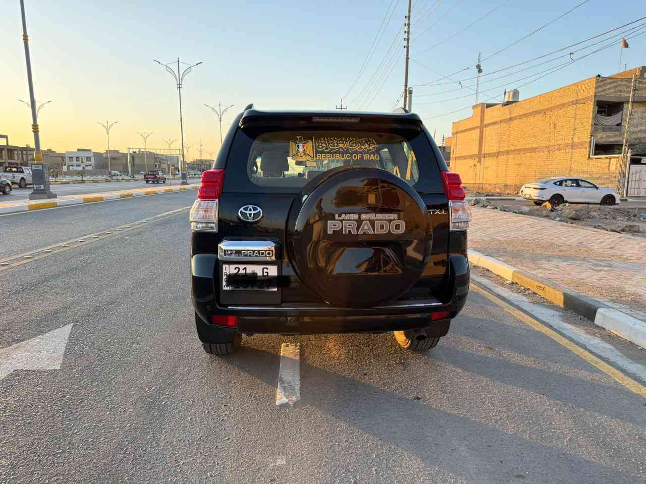 برادو TXL
موديل ٢٠١٣ كويتي فول ٦ سلندر
مكفوله كفاله عامه لا صبغ ولا تبديل رقم سليمانية سنوية للـ ٢٠٢٩ سيارة كاملة للأخير.
( سلايت - بصمة-٦سلندر- شاشه وكامرا وحساسات - دبل تانكي - سبير تعليك ) باقي تفاصيل ***********
