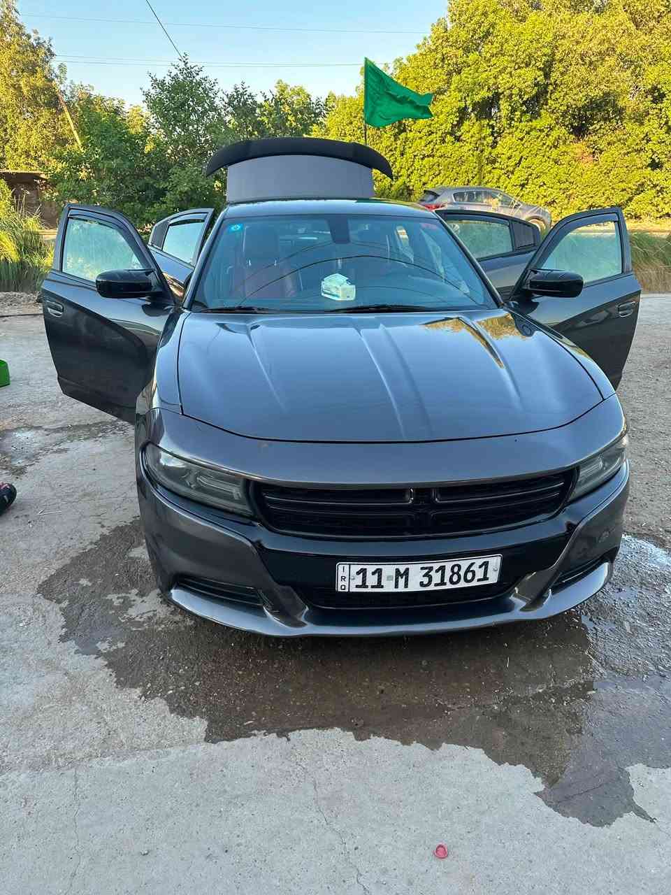 السلام عليكم 
للبيع فقط دوج جارجر 2019 SXT اصل وارد كندي السياره داخلة كلين وهنا بلعراق صار بيه قطعه وحده صبغ فقط البنيد بدون دواخل سوناره موجود ولكارفاكس ايضا 
كفاله كير مكينة تبريد شاصي لغد كلهن بشرط 
الموصفات 
تشغيل عن بعد 
شفتات ستيرن 
دركه SRT
كراسي كهرباء 
تدفئه كراسي 
تدفئه ستيرن 
تحكمات سترين 
مثبت سرعه كروس  
مانع انزلاق 
شاشة وسط كار بلاي واندرويد اوتو
كامرة خلفية 
كشنات حضن 
ويل 20 تخم تاير جديد 
وباقي المواصفات المعروفه
السياره جديدة حيل استخدام شخصي وجاهزة بدون اي نقص ترايك للبصرة 
مكانة بغداد 
السعر 205 وبيه مجال 
ممتواجد على النت
لل اتصال ***********

