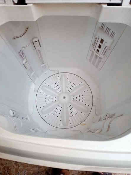 غساله حوضين غسل وتنشيف شغاله وعلى الفحص يوجد توصيل 
*********** بغداد
