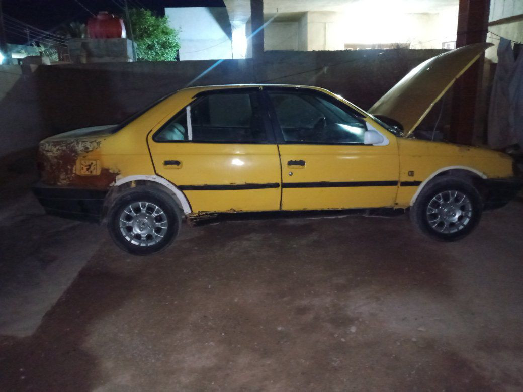 سلام عليكم سيارة بيجو راوه مكينه وكير ونجي وتماتيك سيارة شغاله وجاهزة سعر 10ورقات رقم مثنه ألماني صاحبه ماندله عنوني ديالى شهربان ***********
