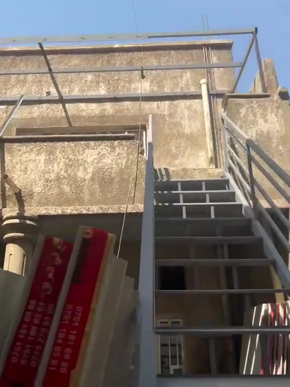حداد متجول بغداد حي الجهاد والمناطق المجاورة تصليح جميع الابواب والشبابيك القديمة وتفصيل جميع الابواب والشبابيك الجديدة قمريات كيربي وغرف سندويش بنل وعمل قواطع بلايود خشب وقواطع بلاستك مزجج شفاف ابيض عمل ميز مبردة وقفص مكيف متوفر وات ساب وماسنجر ابو ياسر الحداد ***********
